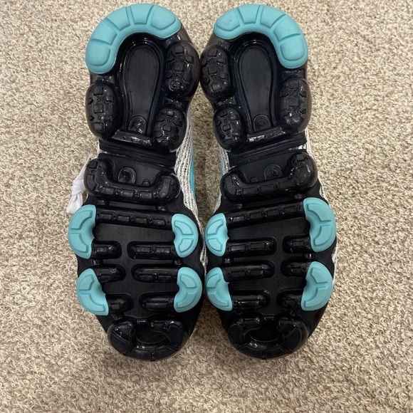 Nike Air VaporMax Flyknit 3 - Picture 7 of 8